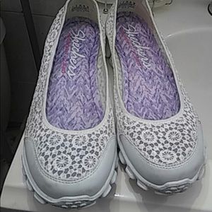 Sketchers size 9 like new